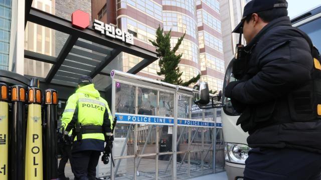 다시 기지개 켠 與 잠룡들…탄핵 반대파는 지지층 눈치