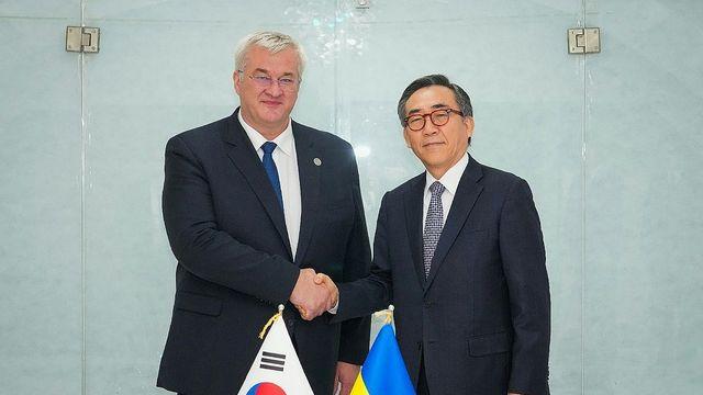 조태열, 우크라 외교장관과 통화…북한군 포로 문제 협조 당부