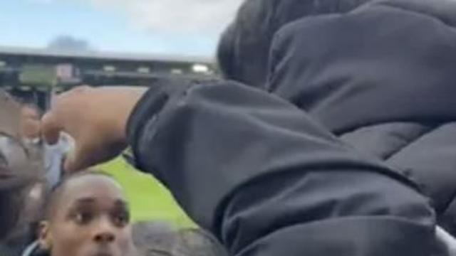 토트넘 팬 분노 ‘주장’ SON 아닌 ‘신입생’에 향했다…관중과 언쟁 “우린 함께해야 해”