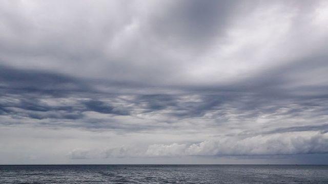 中 외교부, 서해 구조물 대치 상황에 “양국 소통 유지 중”