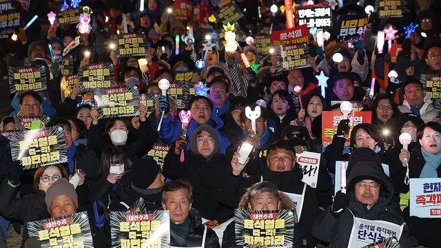 꽃샘추위·대설에도 거리로…탄핵 찬반집회 밤낮 계속(종합)
