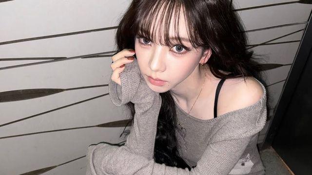 제니, 카리나, 안유진처럼 눈길 끄는 봄 스타일링 하는 법