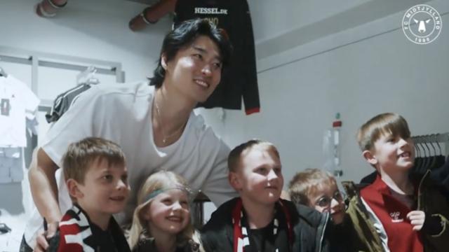 “곧 경기장으로 돌아갈게요” 조규성 근황 공개, 머리 자르고 훈훈한 팬사인회