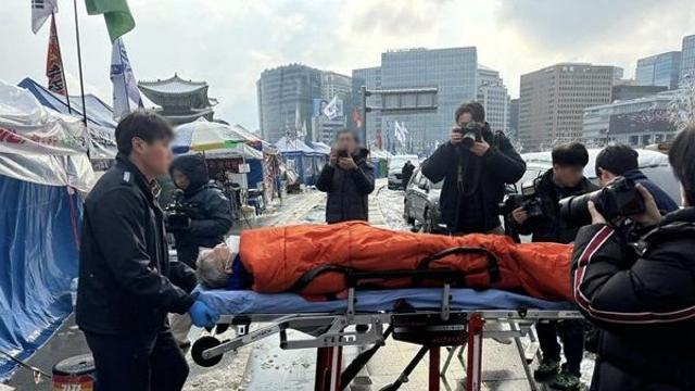 '윤 대통령 파면 촉구' 단식 8일째… 민주당 민형배, 병원 이송