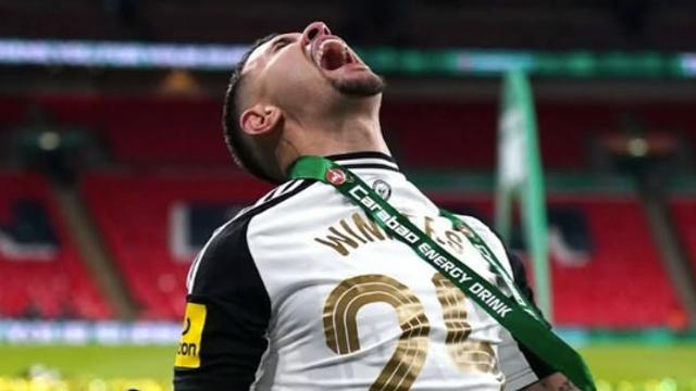 뉴캐슬, 리버풀 꺾고 70년 만에 메이저 대회 우승…EFL컵 정상 등극