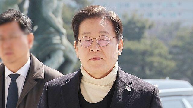 암살 위협 이재명, 급기야 '방탄복' 입고 등장했다 (사진 5장)