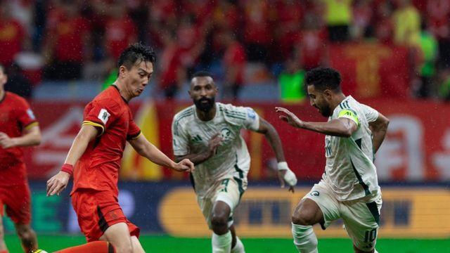 이변 노리는 中, ‘특급 귀화 선수’는 벤치 출발? ‘경기 감각 저조, 부상 우려’