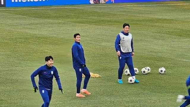 '경기 이틀 전 폭설' 홍명보호에 불어닥친 꽃샘추위…오만전 앞두고 마지막 담금질→'웃음꽃' 터졌다 [고양 현장]