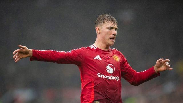 ‘22경기 1골’ 최악의 공격수, 아모림 믿음 잃었다→맨유, 벌써 FW 4명 ‘장바구니’ 담아