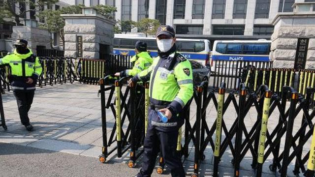 국민은 애타는데...헌재 尹 탄핵 심판 100일 넘기나