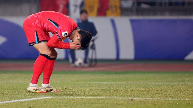 ‘고개 갸웃한’ 백승호, “여기 잔디가 제일 좋다는데... 글쎄요”