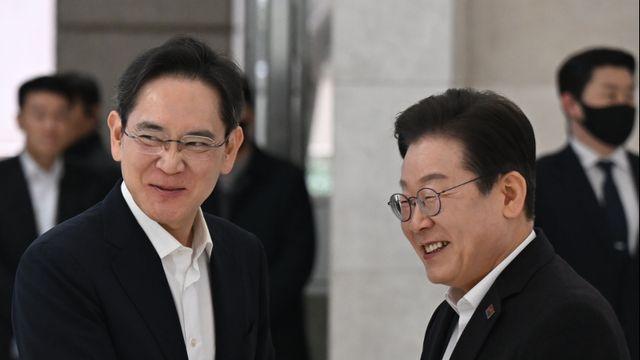 활짝 웃으며 반긴 이재용 회장에 