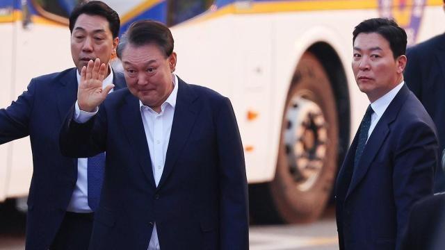 '尹체포 방해 혐의' 김성훈·이광우 구속 갈림길...오늘 영장심사