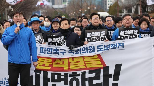 조기 대선 시 '정권 교체 위해 野후보 당선' 51%...'정권 유지' 39%