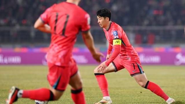 'K-잔디'에 이강인 부상+오만 감독 당황+WC 본선행 '엇박자'…이게 그나마 최상급인 '한국 축구'의 현실