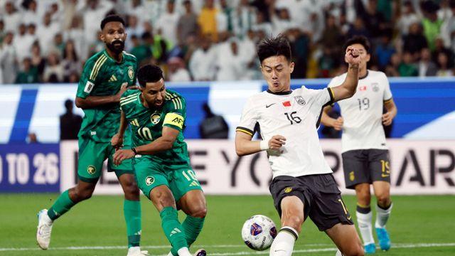 '쿵푸킥 퇴장' 중국, 사우디에 패배… 최하위 유지·본선행 먹구름