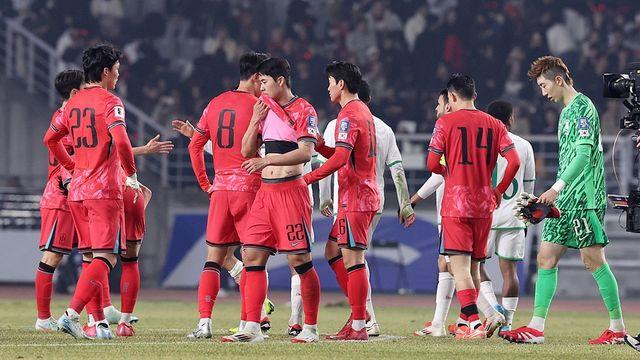 일본은 승승장구하는데…랭킹 80위 오만에 무너진 한국 축구, '최악의 상황' 놓였다