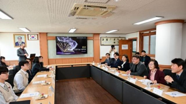 서울특별시의회 최호정 의장,“AI 인재 양성 힘써야”… 광운인공지능고 방문