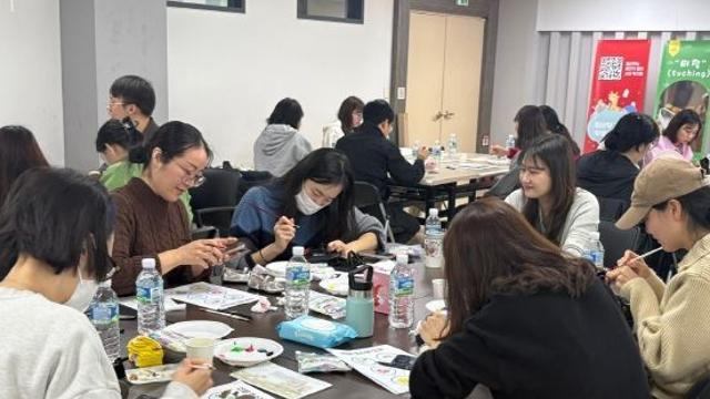 안양시 가족센터, 자녀와 유대감 쌓는‘우리 아기 신발 커스텀’ 프로그램 진행