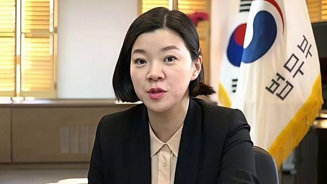 “이재명 죄악에 천원도 보태기 싫어”…문 정부 행정관, 민주당 탈당