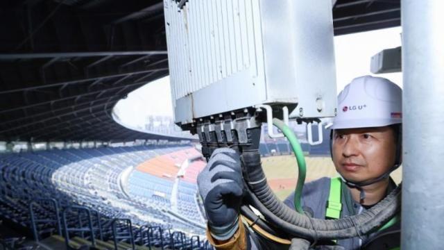 [포토] LGU+, 프로야구 개막…네트워크 품질 점검 '완료'