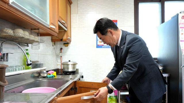 권익현 부안군수, 어르신 복지 향상 경로당 현장 행정