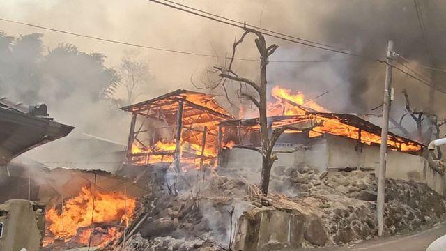 산청군 산불 진화율 55%, 인력 2243명 투입