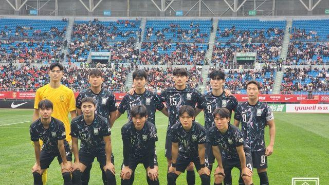 中 U-22에 일격…이창원 감독 “편파 판정으로 스트레스”