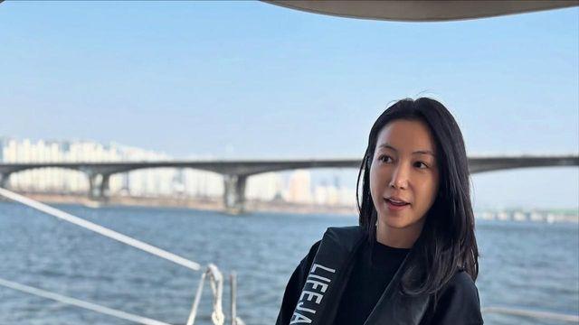 한강 위를 누비는 시크한 여유, 김옥빈의 조타 타임