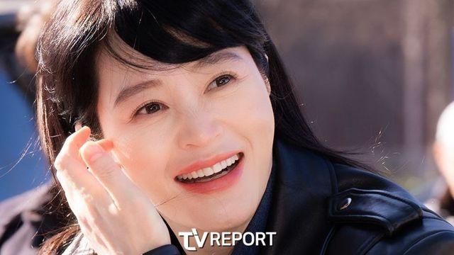 김혜수, ‘시그널’처럼 미모도 시간 거슬러..50대 맞아?