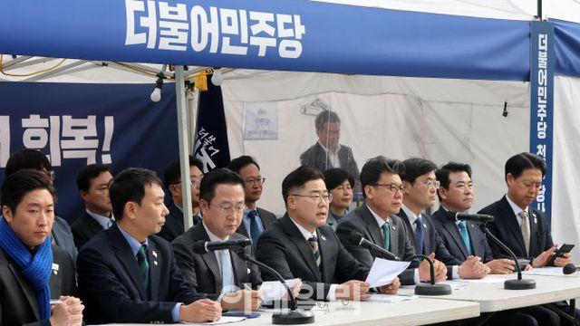 민주, 오는 26일 법사위서 ‘尹 신속 선고 결의안’ 심사