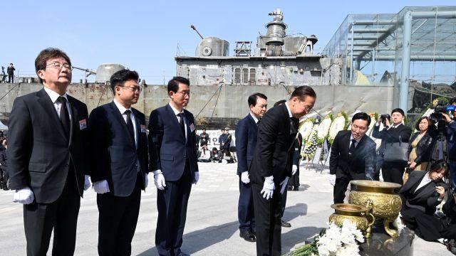 국민의힘, 산불에 헌재 앞 시위 중단…野에 '정쟁 멈추자' 제안