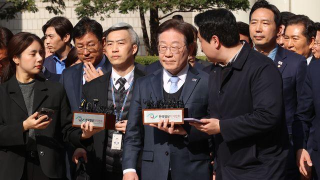 공직선거법 2심 ‘무죄’ 이재명 “국력 낭비 그만...검찰은 반성해야”