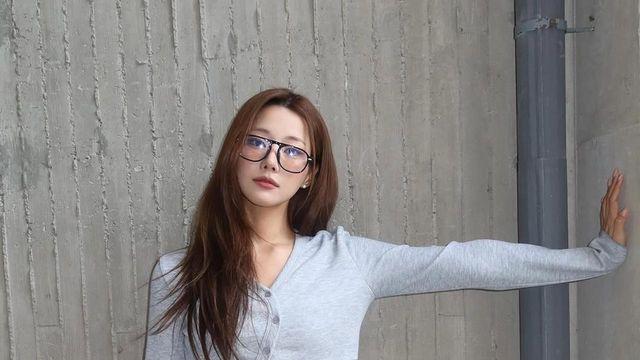 배지연, 미친 골반 그 이상의 여운을 남기는 크롭 룩의 정석