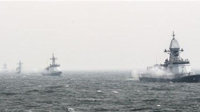 [르포] 서해에 일렬로 선 함정들…'15년 전 오늘' 기억하며 일제사격