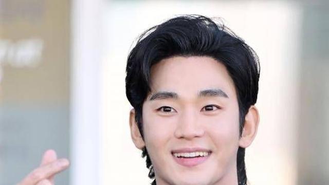 김수현, 이러지도 못하는데 저러지도 못하네 [엑's 이슈]