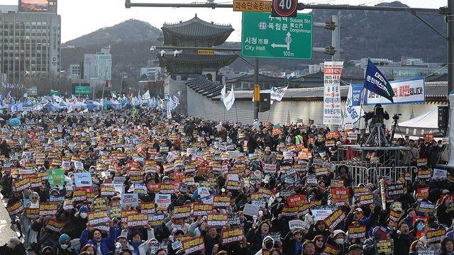 꽃샘추위에도 탄핵 찬반집회…양쪽 모두 