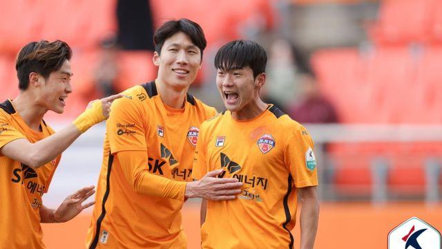 2005년생 김준하가 끝냈다…제주, 수원FC 꺾고 5경기 만의 승리