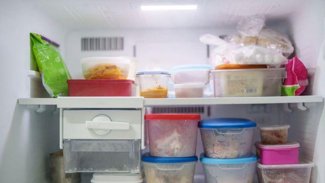 '냉장고 안에 비밀이 숨겨져 있었다니..' 냄새나는 음식물 쓰레기, 눈에 띄게 줄일 수 있는 너무 간단한 방법