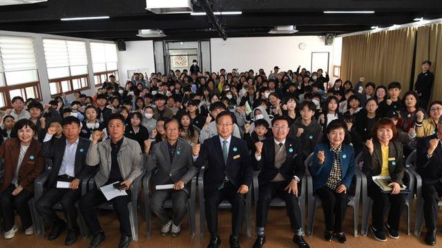 완주군 영어·중국어학교 신입생 100명 입학