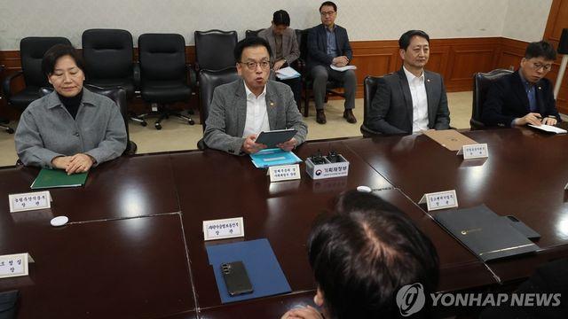 반발짝 진전된 '정부 필수추경론'…여야 블랙홀땐 희망고문 전철(종합)