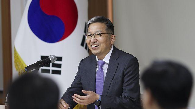 '검찰 압수수색 불복' 전 경찰 국수본부장 재항고 대법서 기각