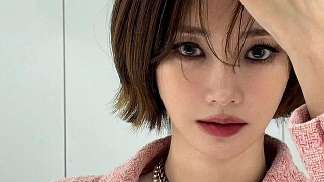 고준희가 입으면 평범한 핑크도 다르다
