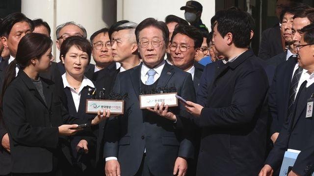 ‘대권 청신호’ 이재명 꽃놀이패