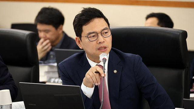 與박정훈 