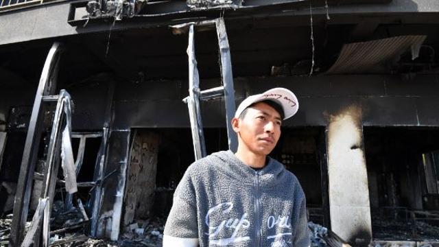 “다 죽을 뻔”…산불 덮치자 할머니들 업고 뛴 외국인