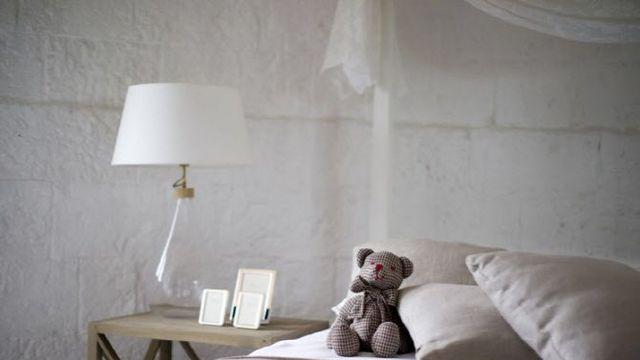 “침대 밑에 괴물이 있어요” 울상…아이 말에 확인해봤더니