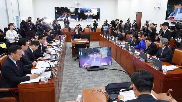 野, 헌법재판관 임기연장법 법사소위 의결…與 '반헌법' 반발(종합)