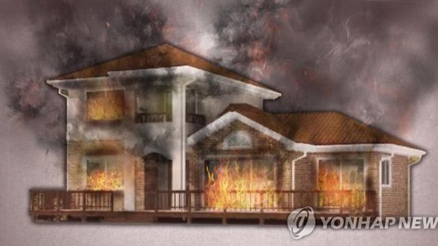 한밤 장수 주택서 불…인명피해 없어