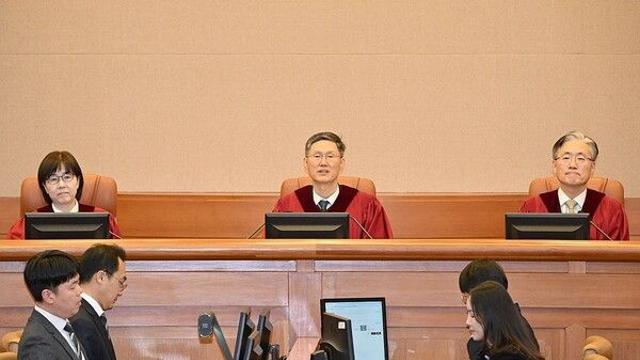 [법사위] '헌법재판관 임기연장법안' 野 단독 처리.. 헌재 사무처장 
